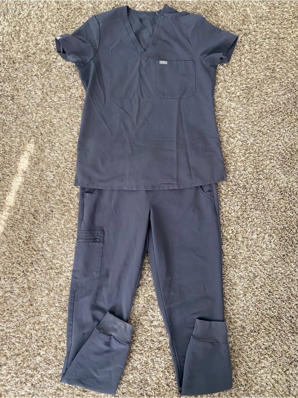 FIGS scrubs set size small charcoal